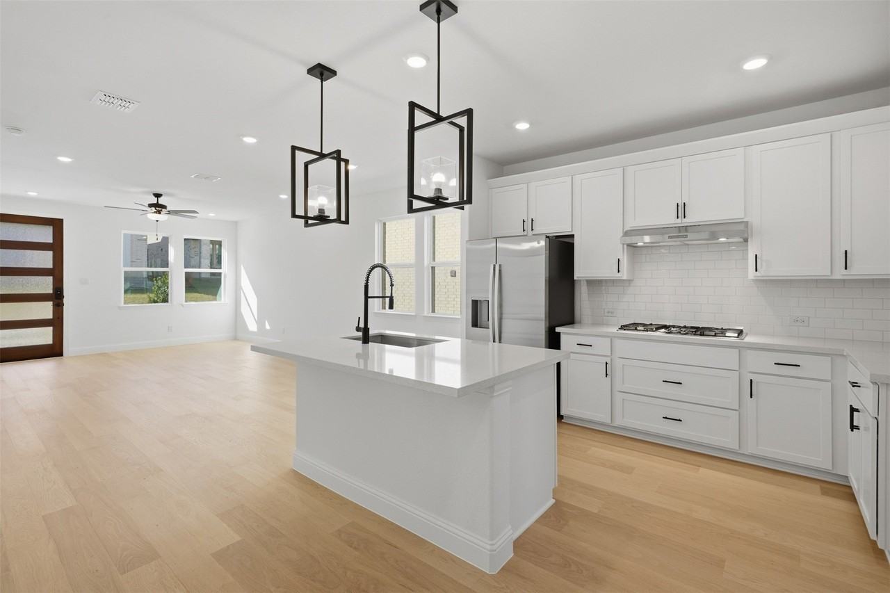 1129 Beebalm Mews - Photo 2 of 17