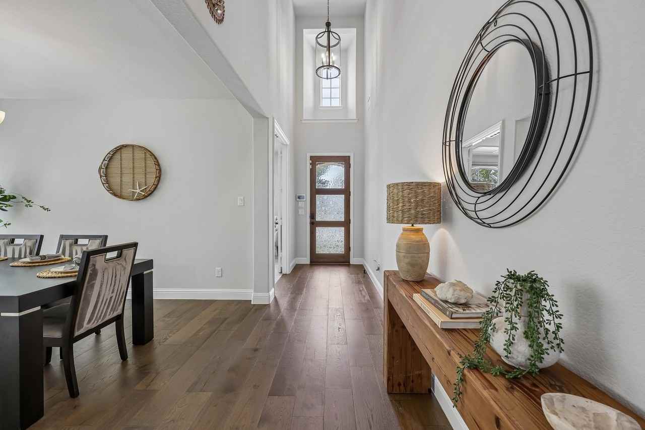 2351 Glen Heather Ln - Photo 3 of 40