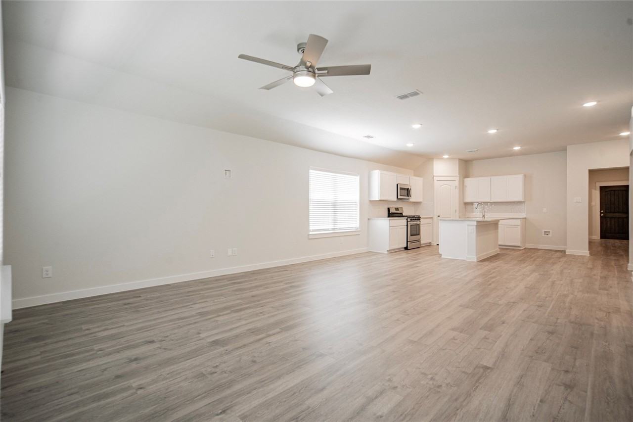 3108 Beau Daniel Dr - Photo 5 of 39
