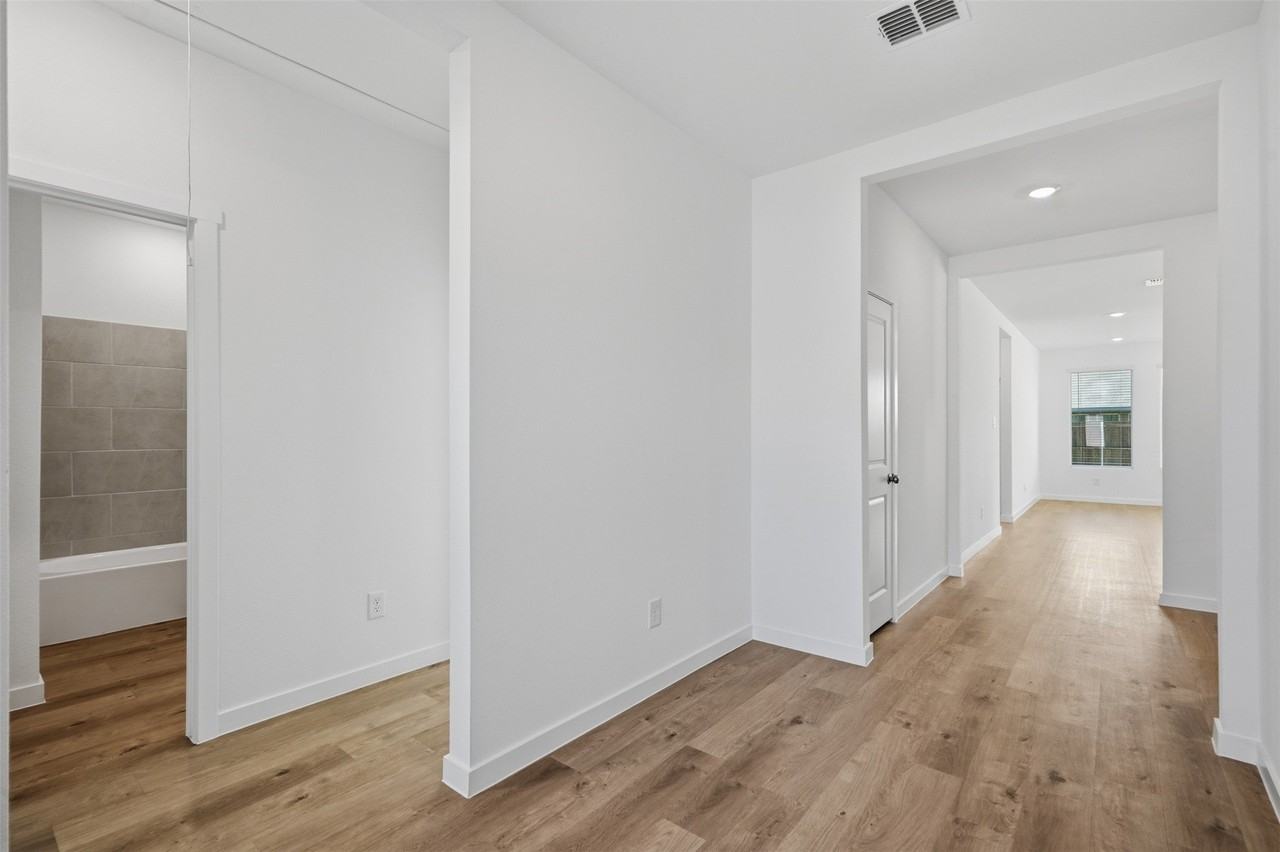 7117 Black Cherry Ln - Photo 3 of 18