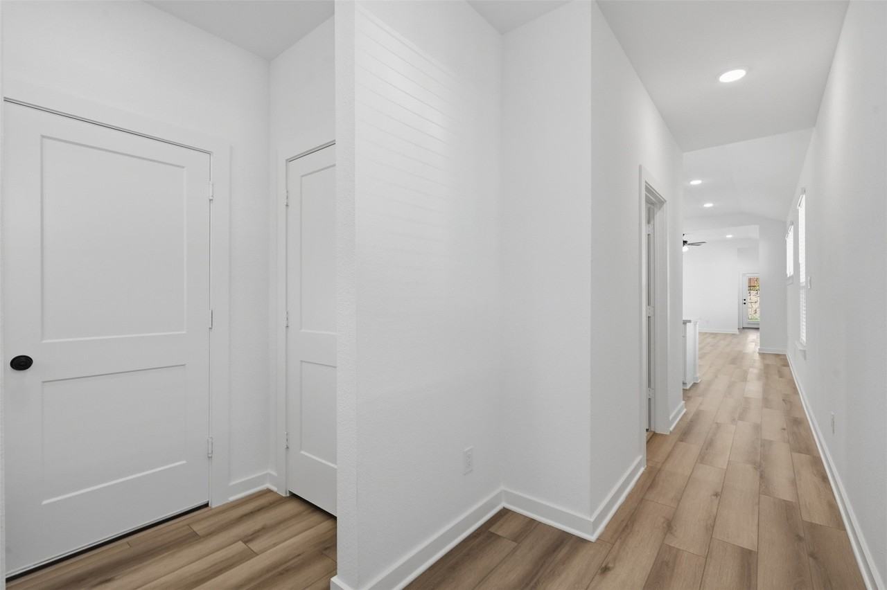 4866 Heirloom Ln - Photo 6 of 18