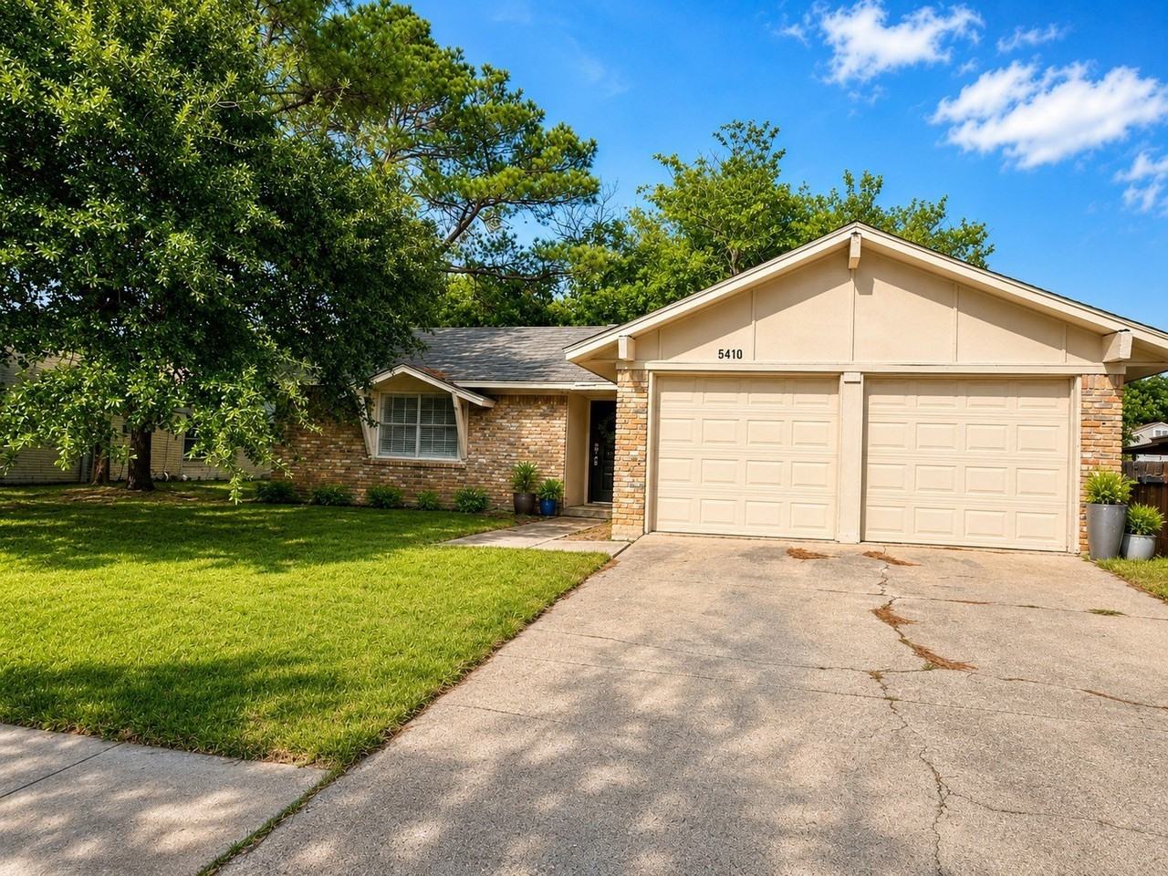 5410 Kings Manor Dr