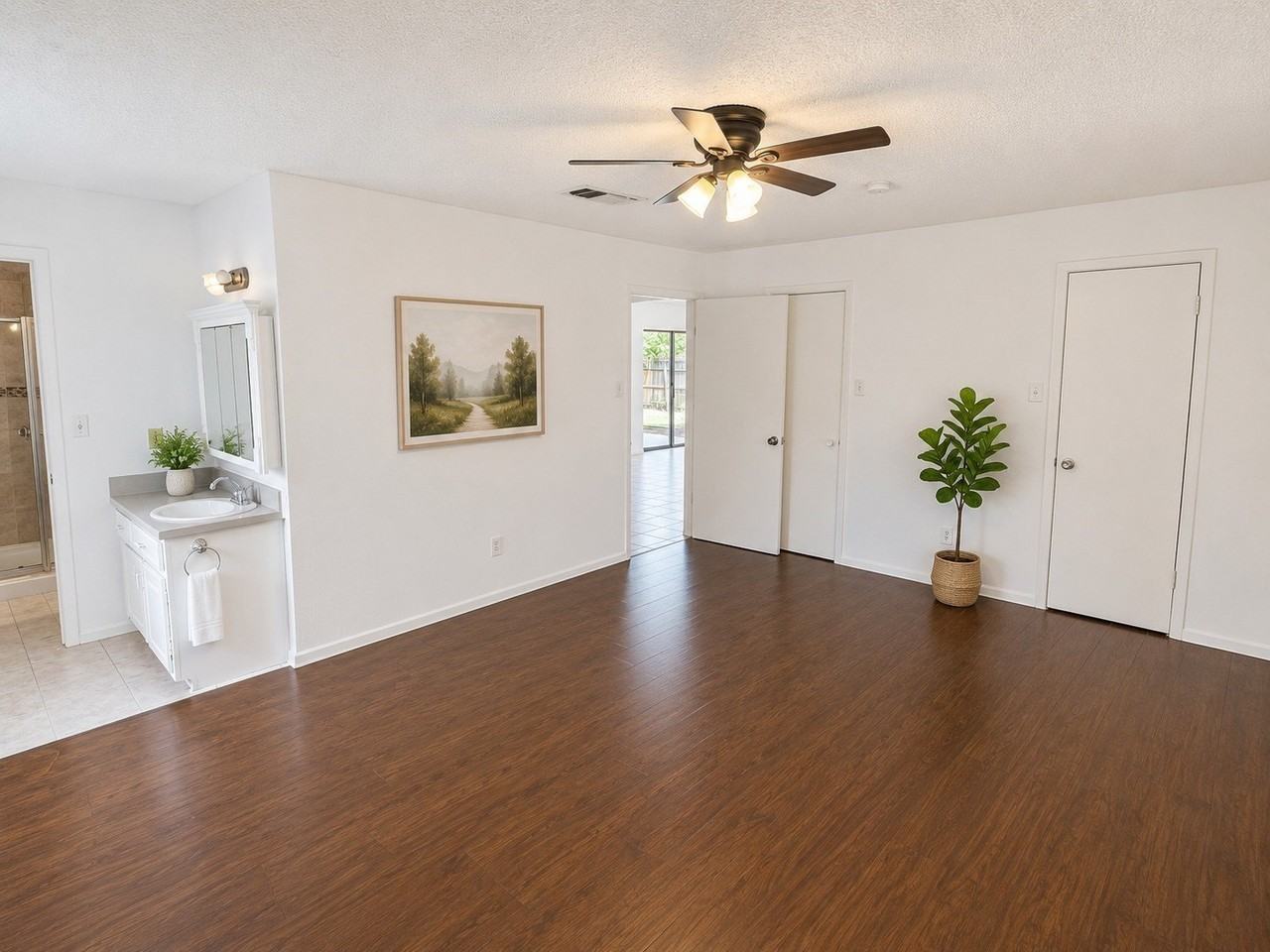 5410 Kings Manor Dr - Photo 3 of 9