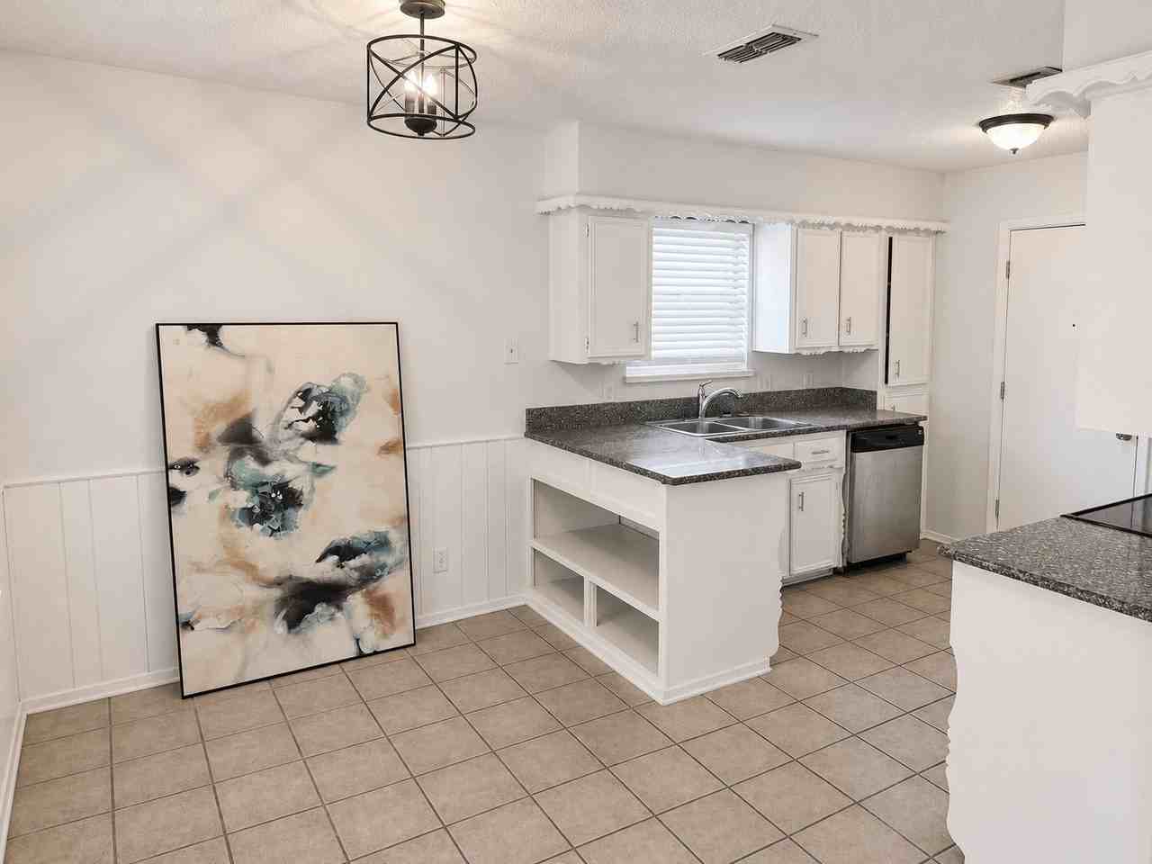 5410 Kings Manor Dr - Photo 5 of 9