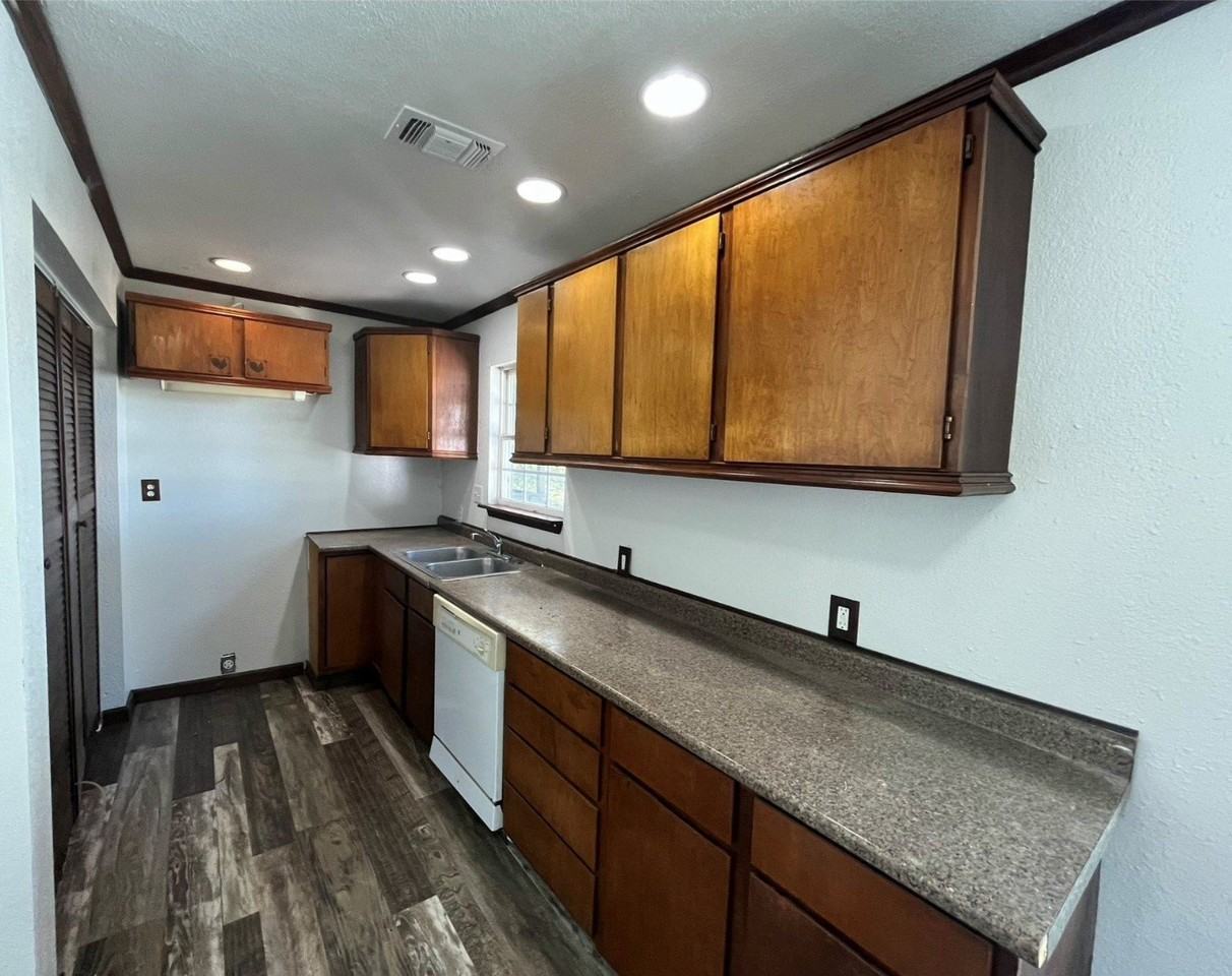 1116 E State Highway 276 - Photo 3 of 7