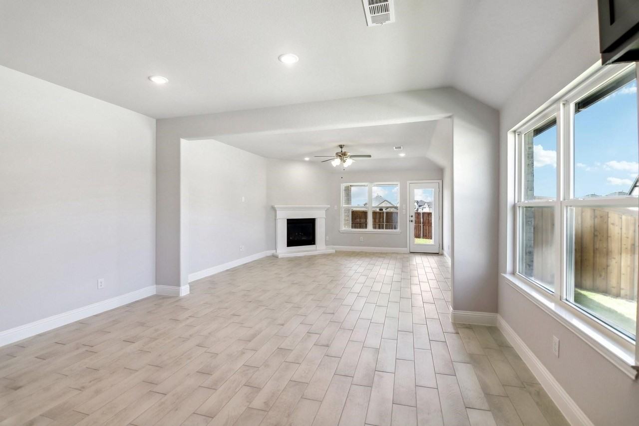 1317 Renato Dr - Photo 2 of 33