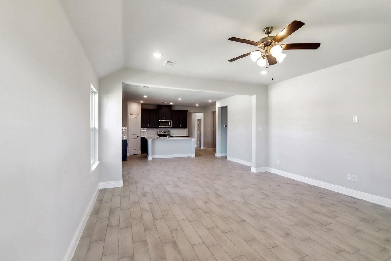 1317 Renato Dr - Photo 7 of 33