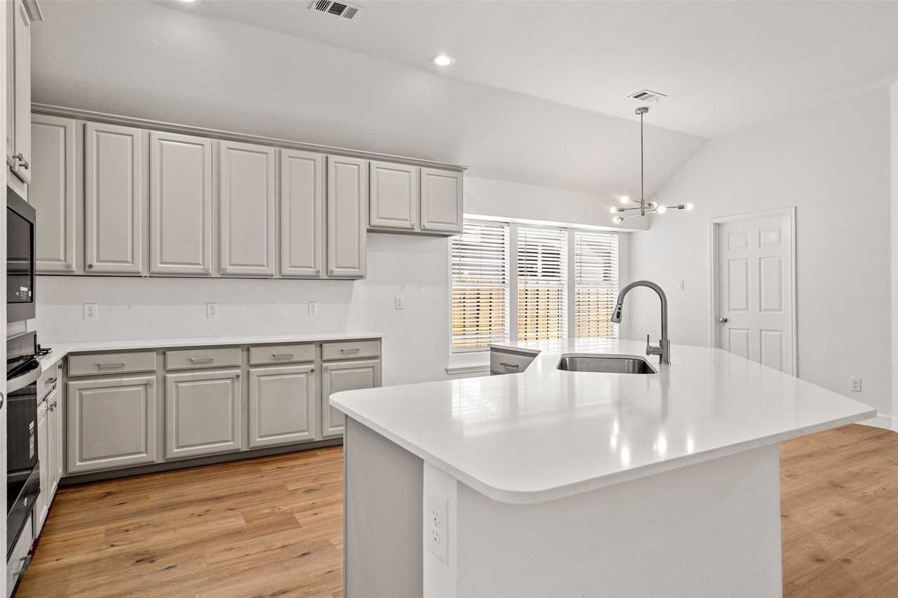 5624 Buckskin Dr - Photo 4 of 20