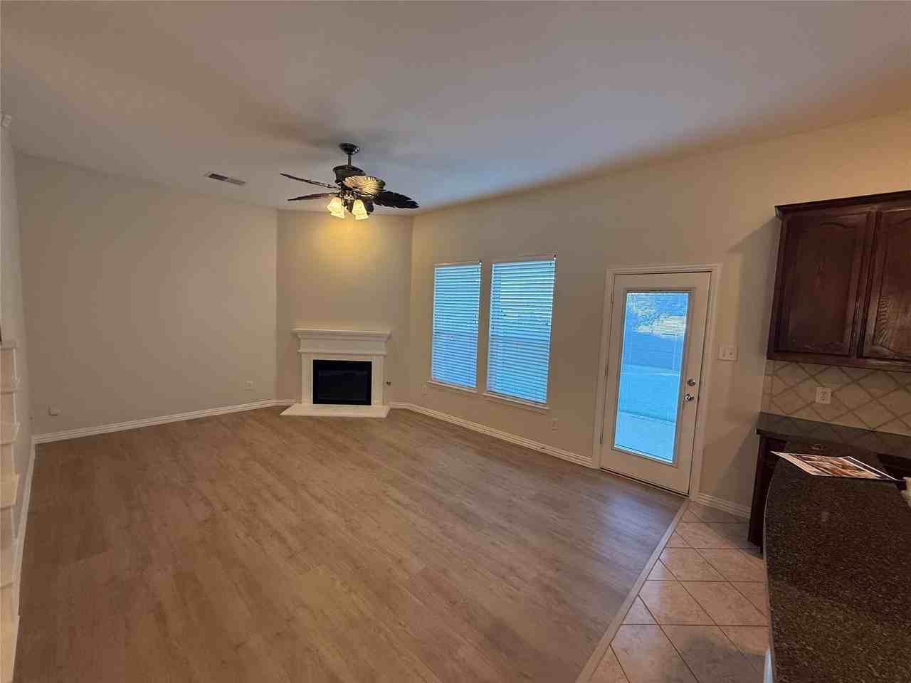 2113 Reston Dr - Photo 6 of 17