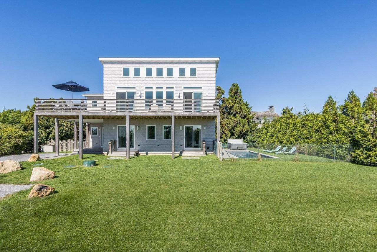617 Old Montauk Hwy - Photo 4 of 22
