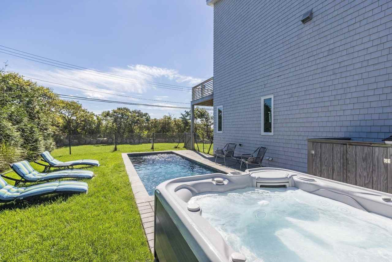 617 Old Montauk Hwy - Photo 6 of 22