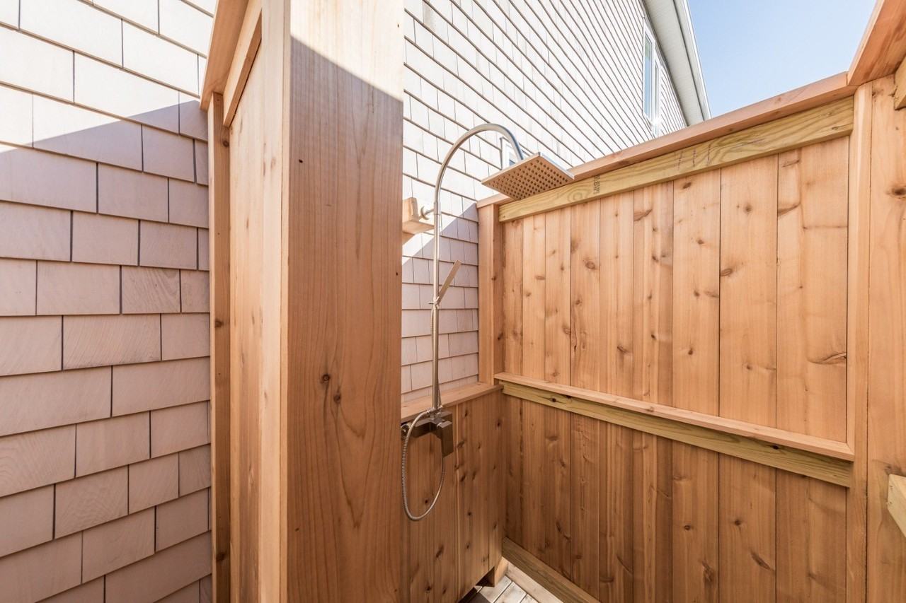 617 Old Montauk Hwy - Photo 7 of 22
