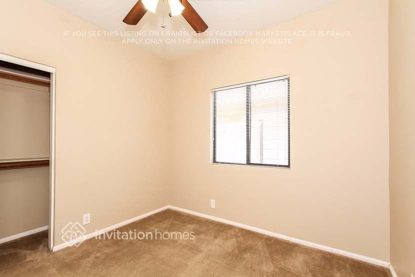 8934 W Paradise Dr - Photo 3 of 14