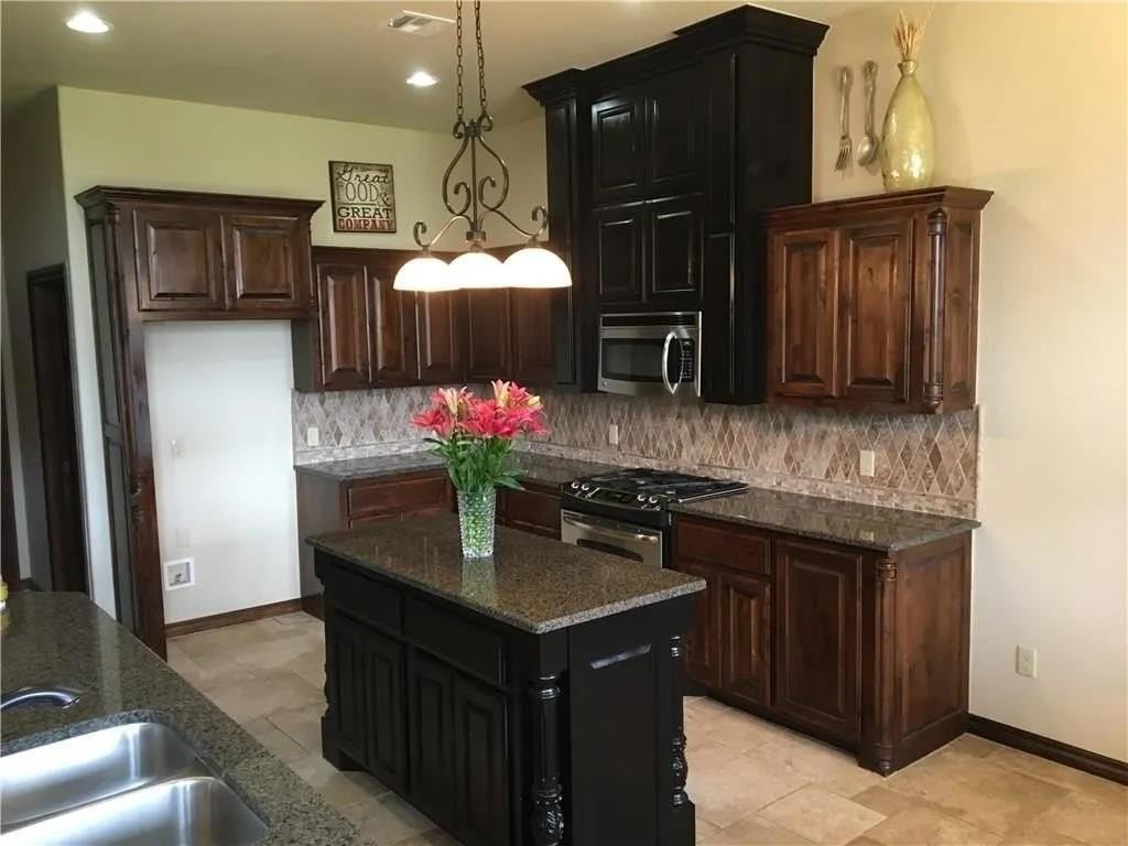 3808 Normandy Rd - Photo 7 of 20