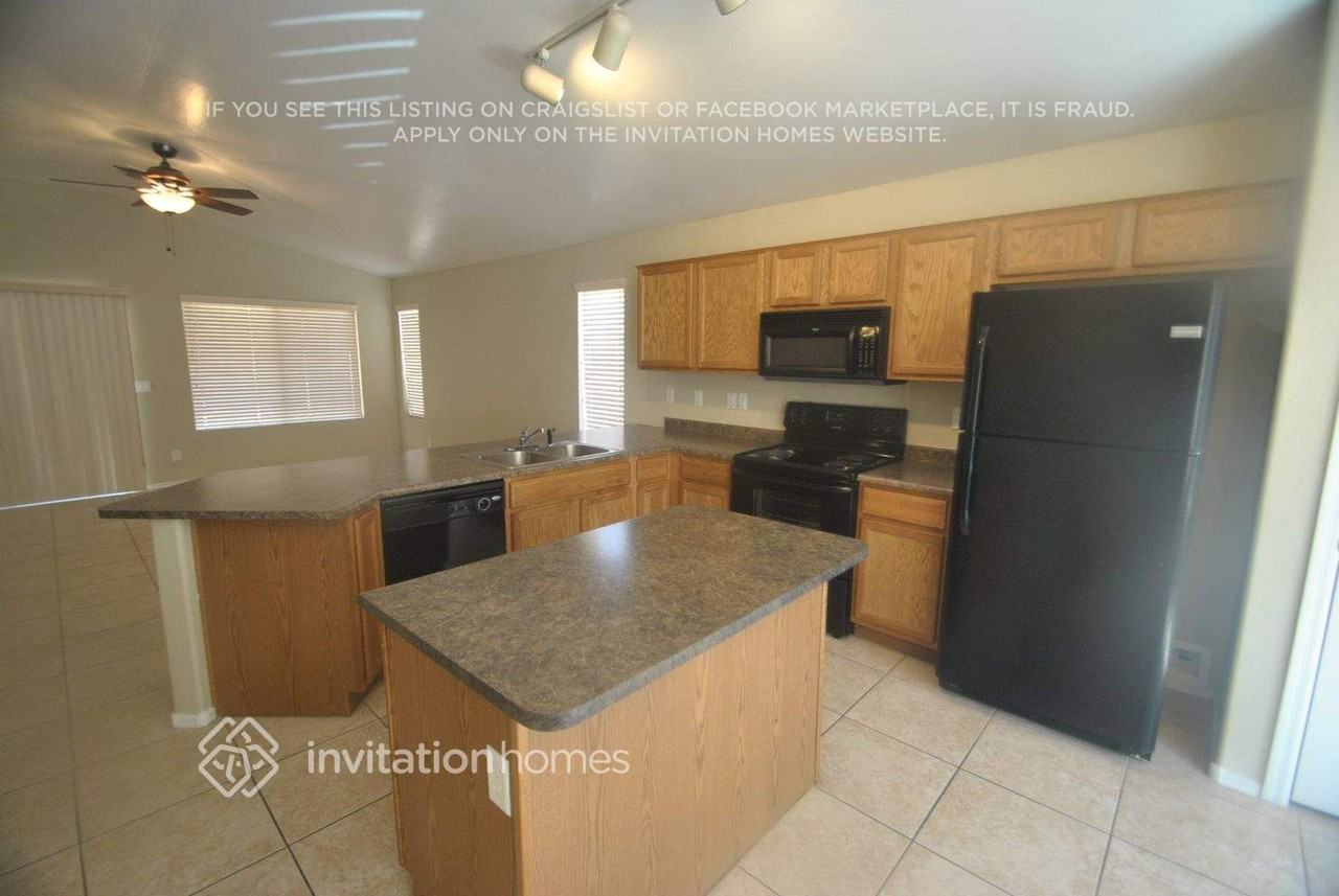520 E Kent Ave - Photo 4 of 12