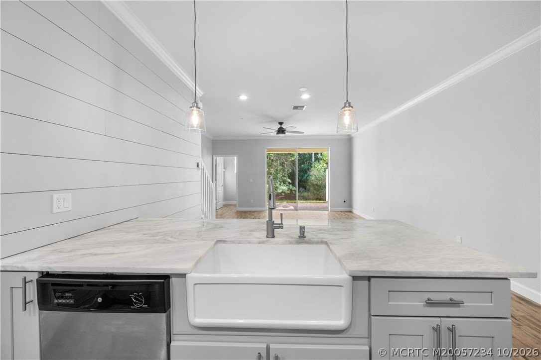 3091 Sw Otter Ln - Photo 5 of 49