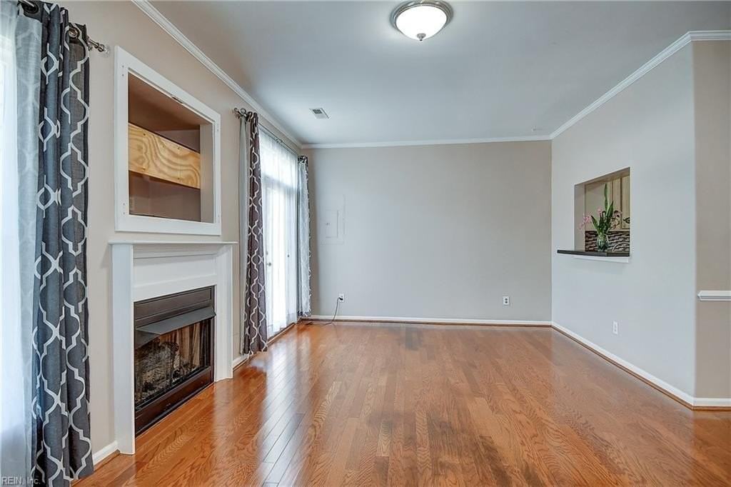 2641 Hartley St - Photo 6 of 35