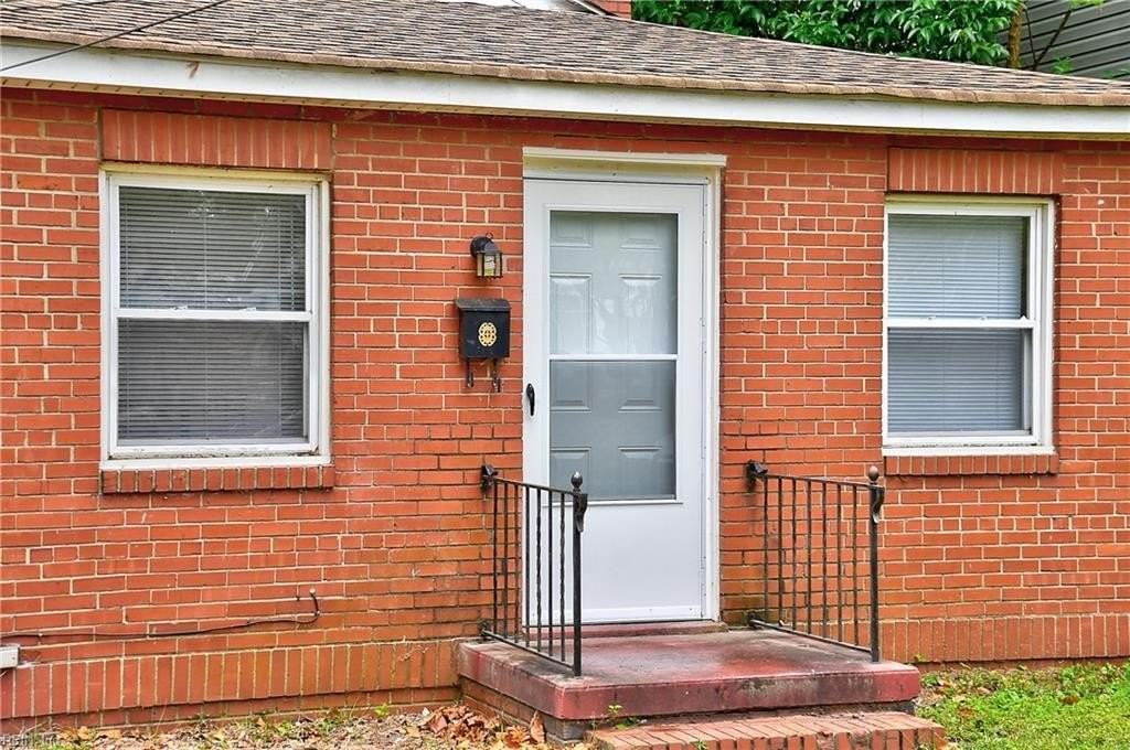 215 Forrest Ave - Photo 3 of 27