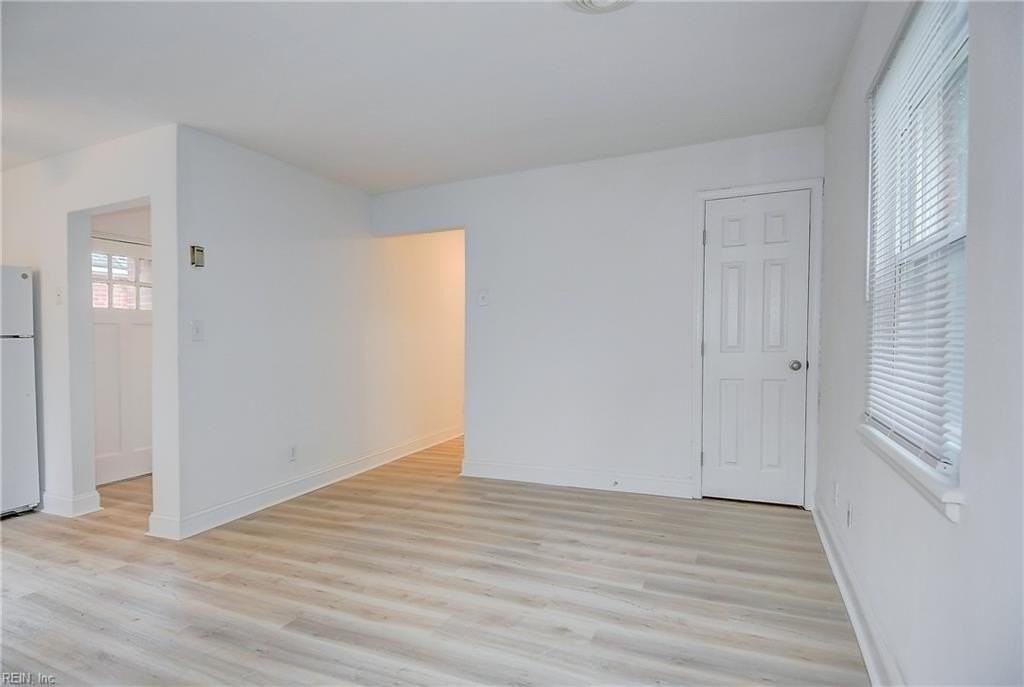 215 Forrest Ave - Photo 6 of 27
