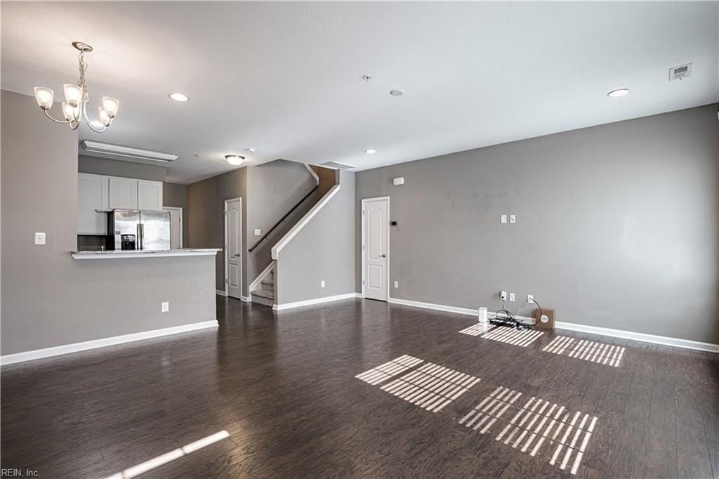 211 Fountain Way - Photo 2 of 17