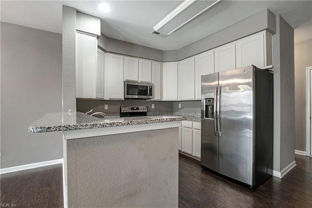 211 Fountain Way - Photo 4 of 17