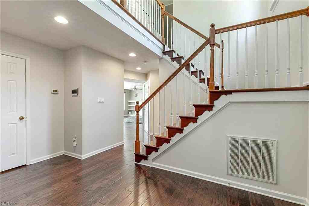 103 Mulberry Ct - Photo 3 of 28