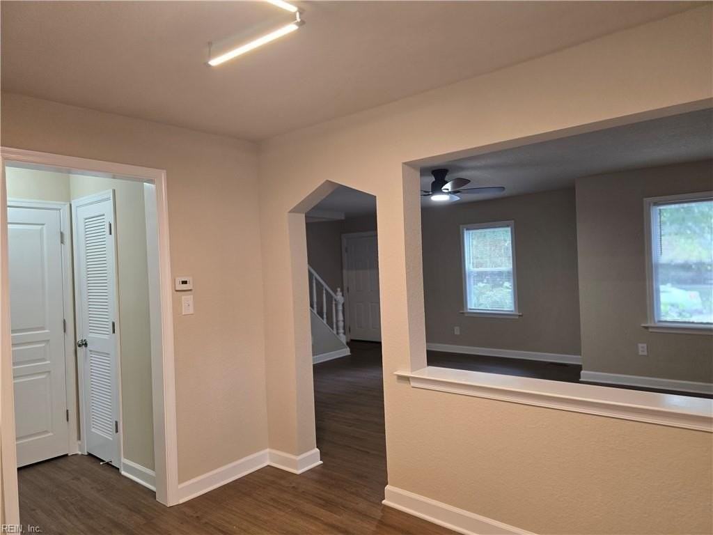 8452 Carlton St - Photo 6 of 35