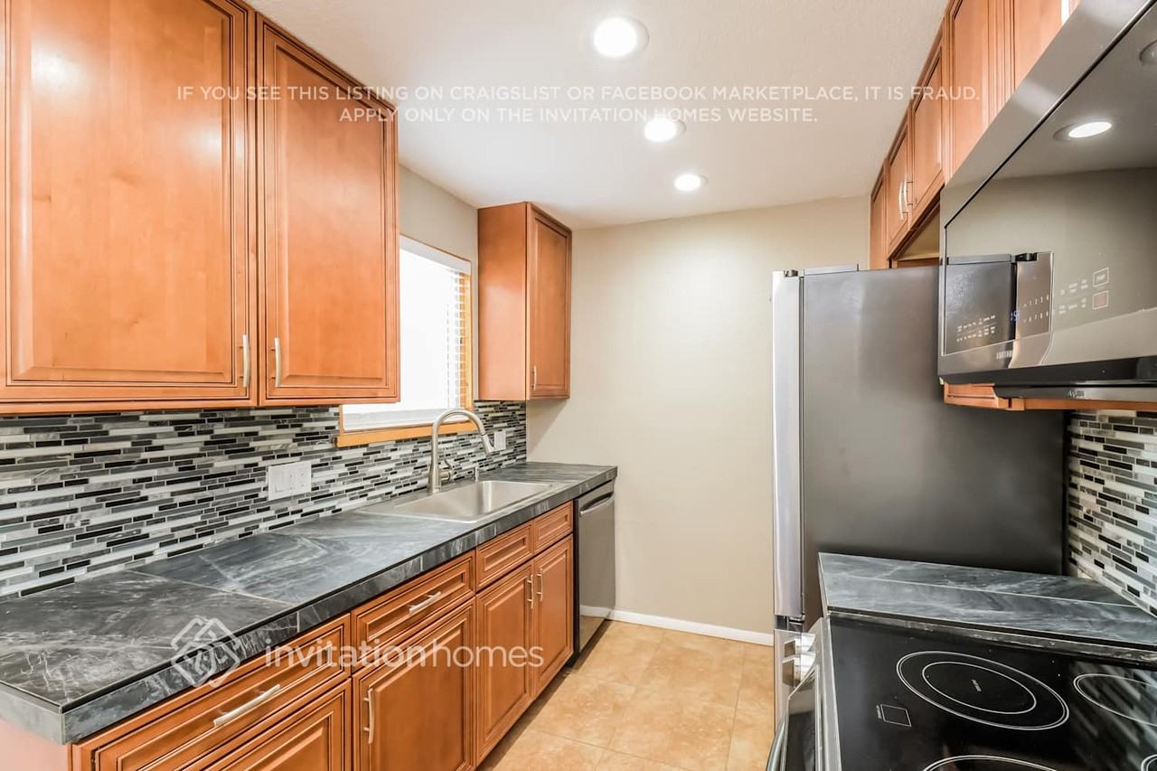 9203 W 100th Cir - Photo 7 of 16