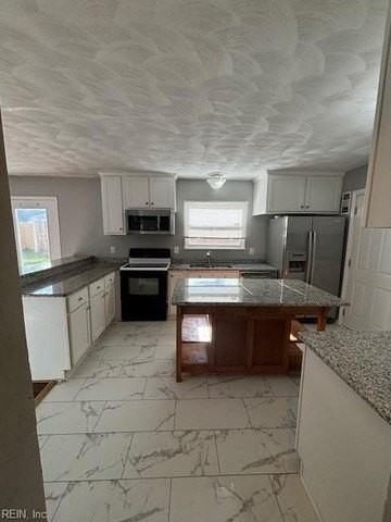 429 Schuyler Rd - Photo 4 of 31