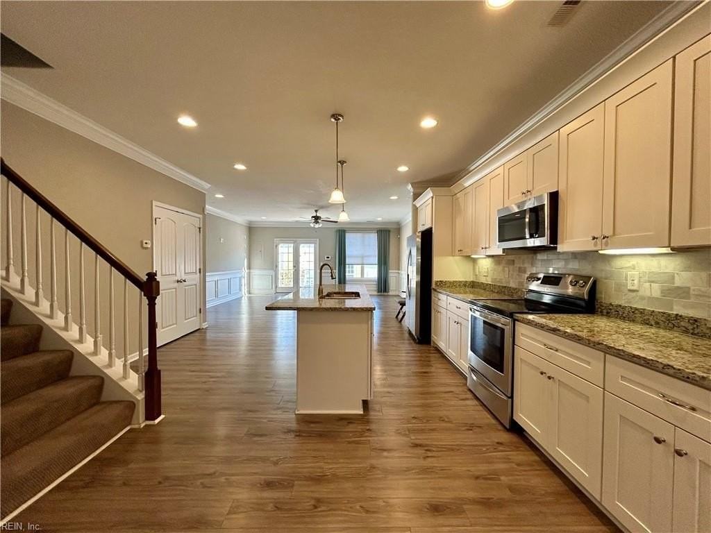 914 Hillside Ave - Photo 5 of 34