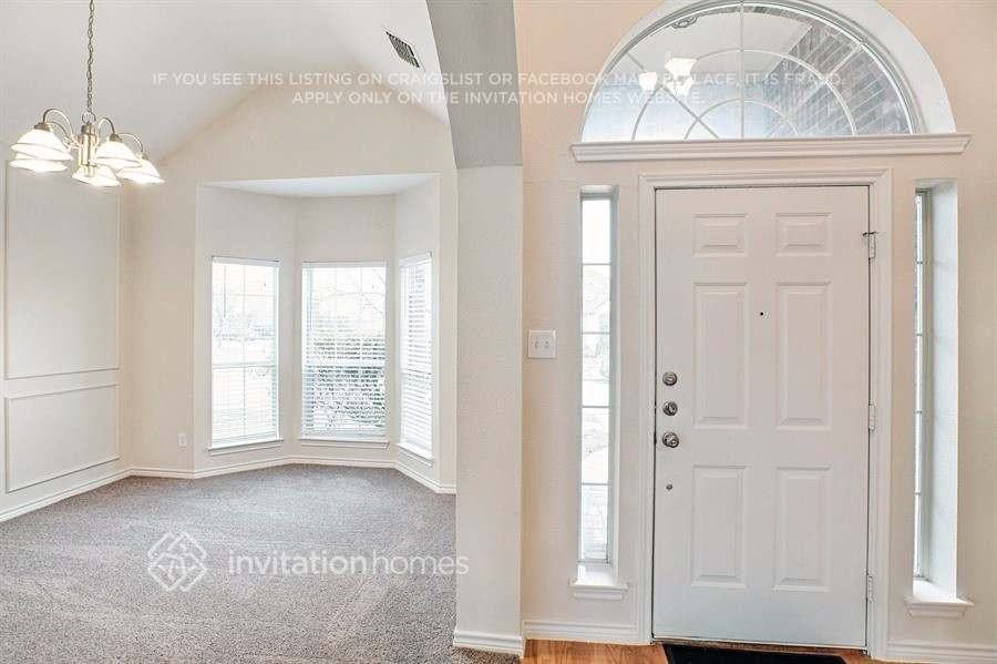 1833 Crabapple Ct - Photo 4 of 20