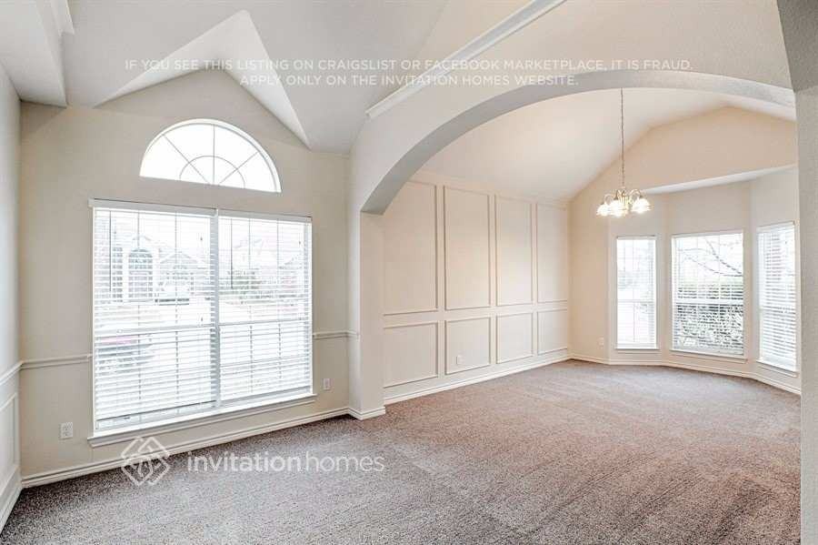 1833 Crabapple Ct - Photo 5 of 20
