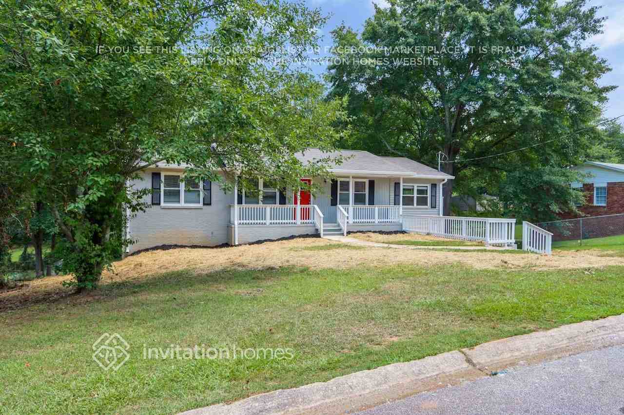 3069 Michael Dr Sw - Photo 2 of 27