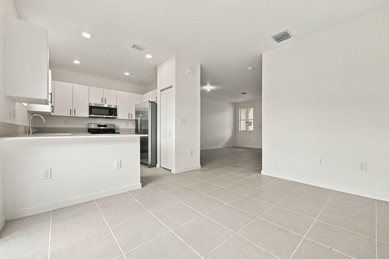2530 Se 25th Dr - Photo 7 of 33