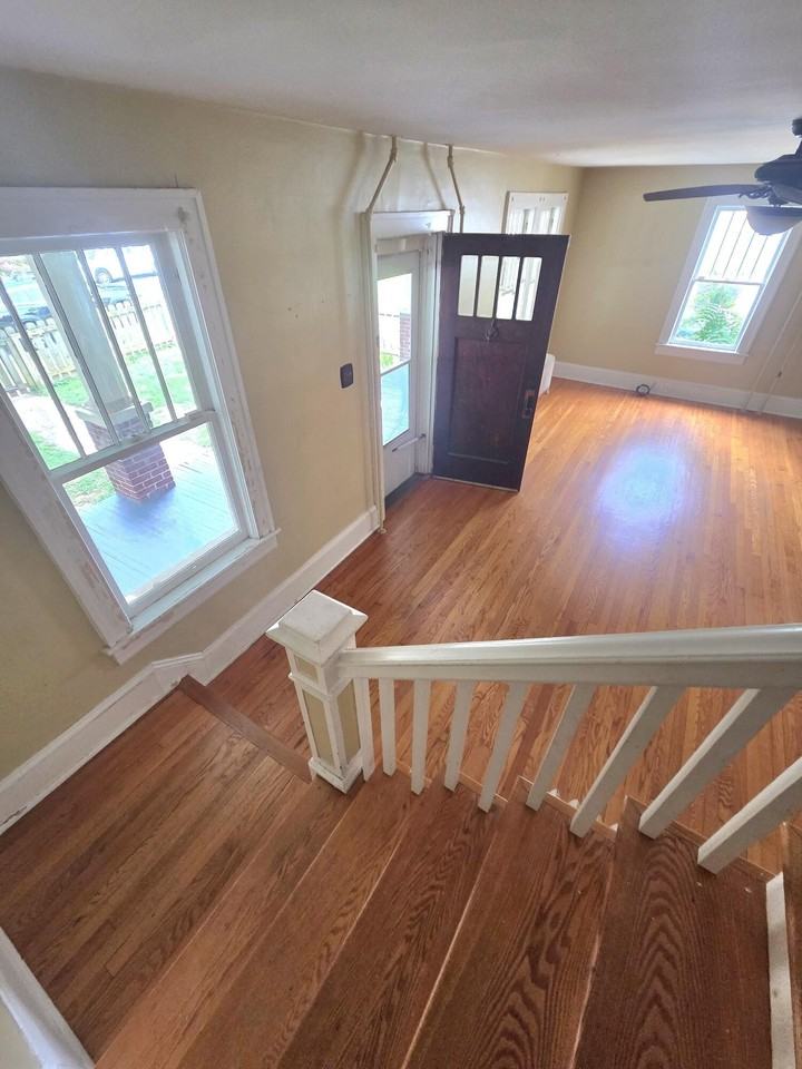 1113 Winona Ave Sw - Photo 3 of 19