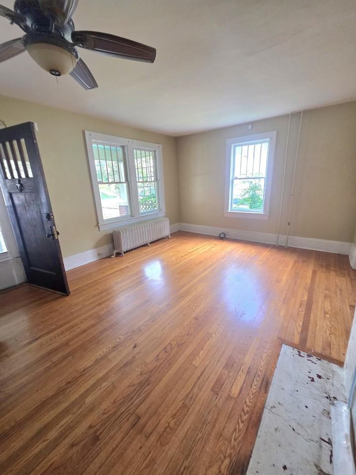 1113 Winona Ave Sw - Photo 4 of 19