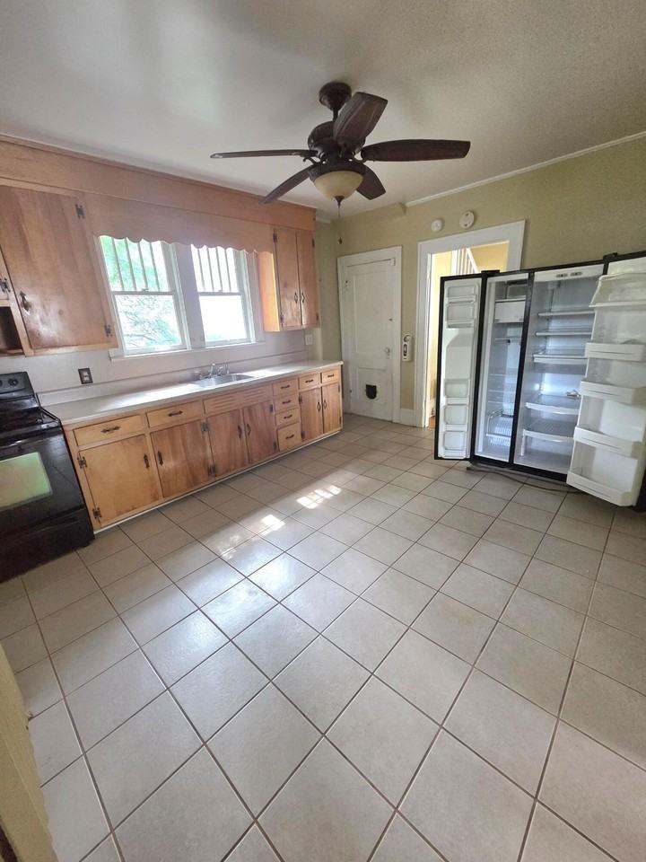 1113 Winona Ave Sw - Photo 7 of 19
