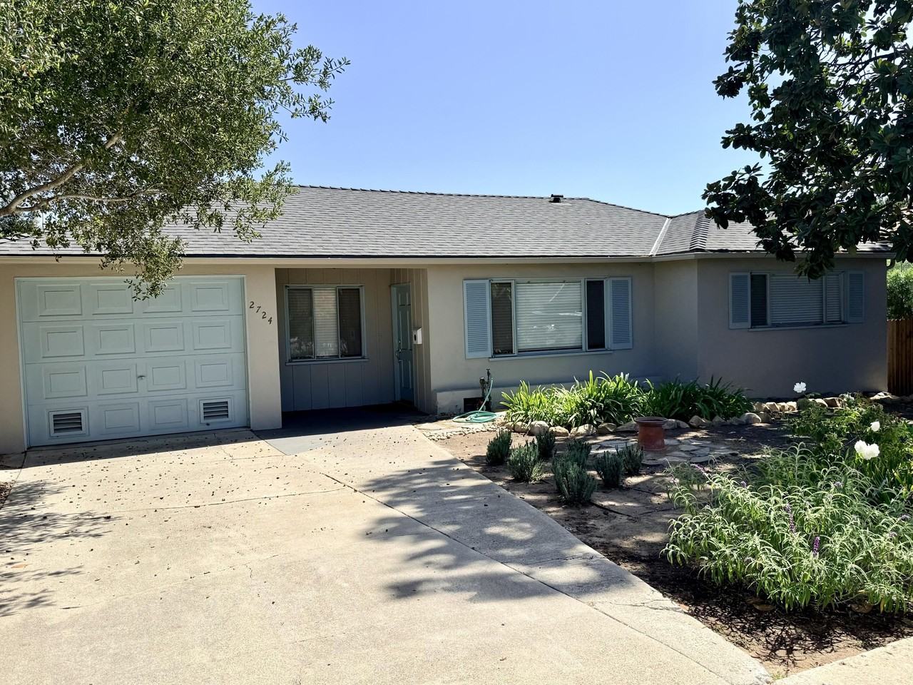 2724 Clinton Ter - Photo 3 of 35