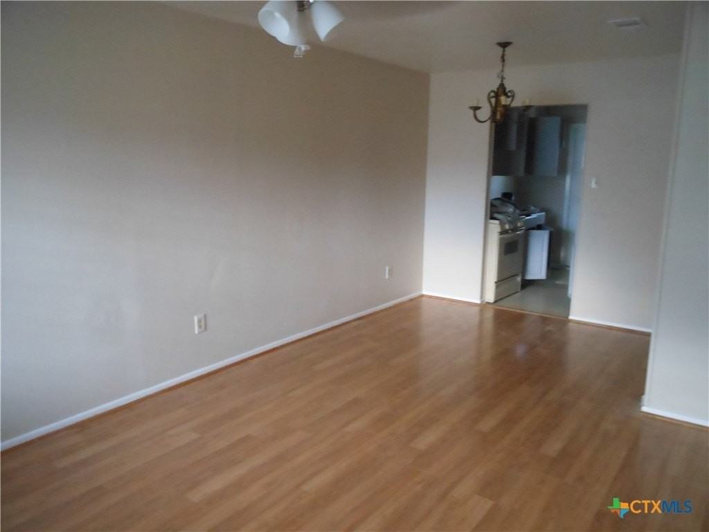 333 Briarwood Dr - Photo 2 of 13
