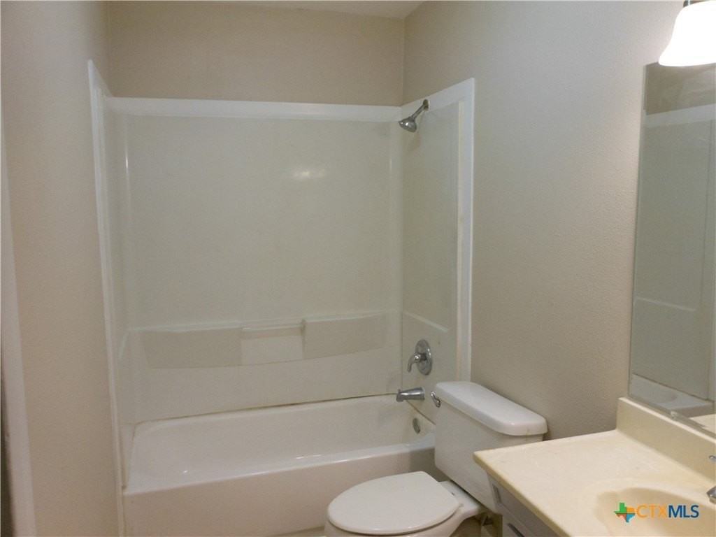 333 Briarwood Dr - Photo 4 of 13