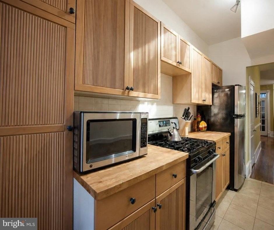 240 14th St Ne - Photo 5 of 15