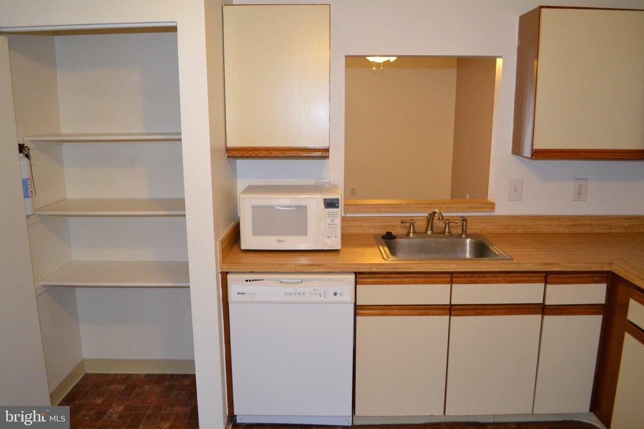 303 Cold Spring Pl - Photo 4 of 19