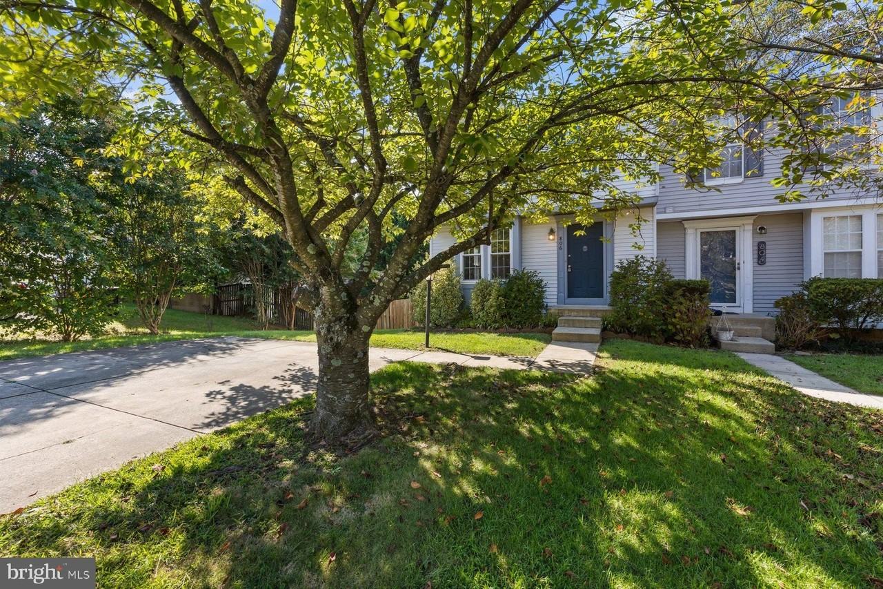 806 Lilac Ct - Photo 2 of 30