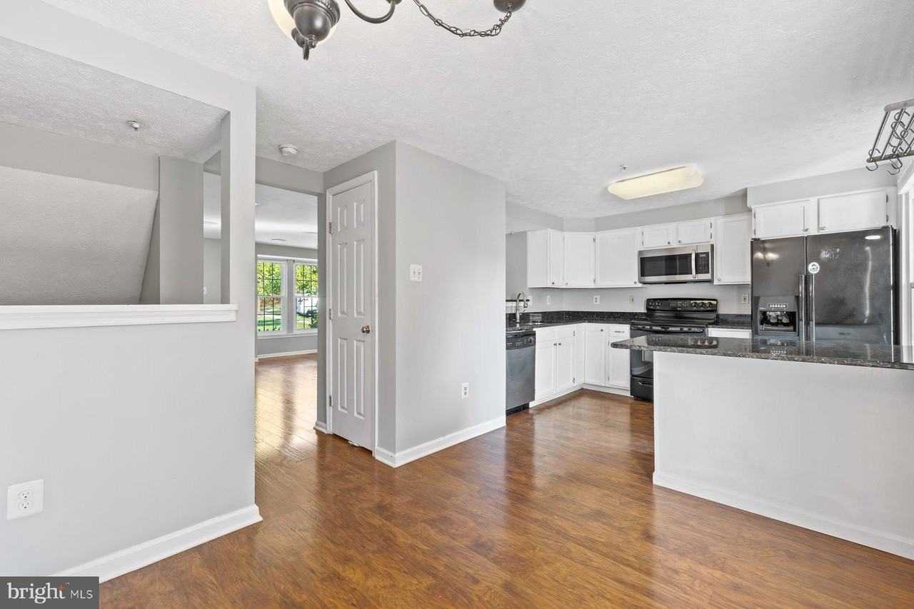 806 Lilac Ct - Photo 5 of 30