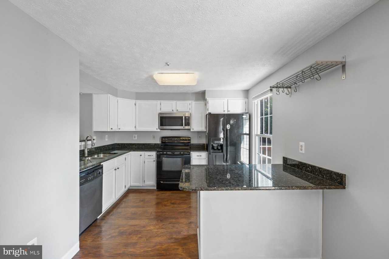 806 Lilac Ct - Photo 6 of 30