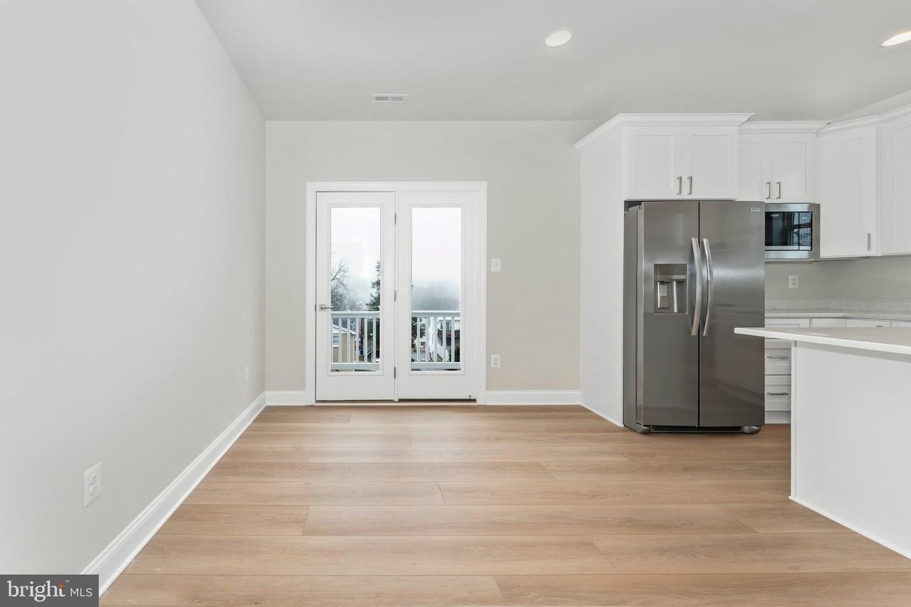 406 W Green St #A - Photo 7 of 30