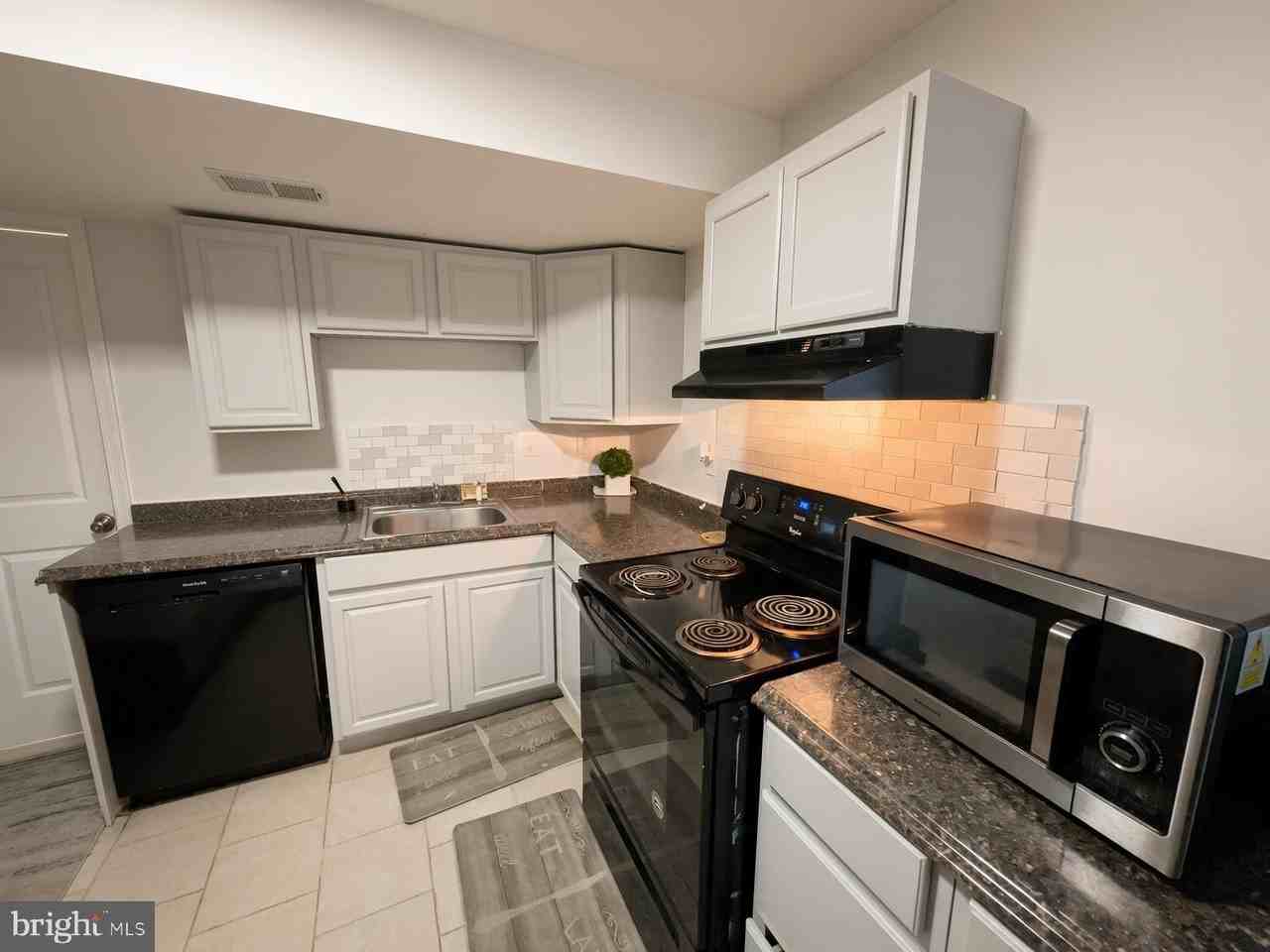 13208 Burleigh St - Photo 7 of 15