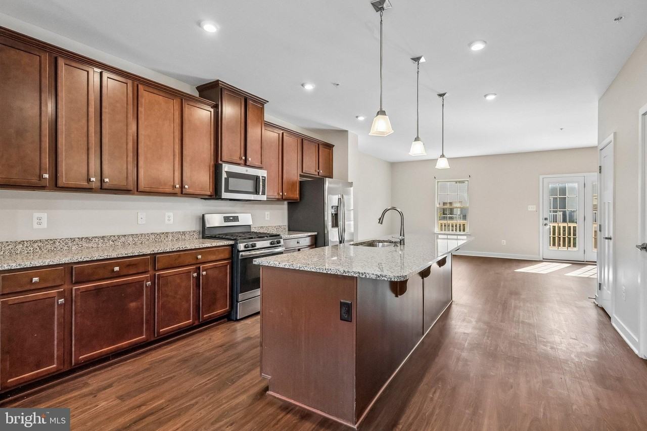 5904 Richmanor Ter - Photo 5 of 26