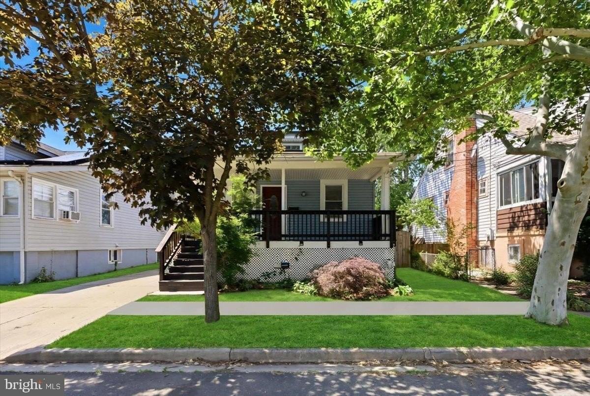 4318 Lawrence St - Photo 2 of 36