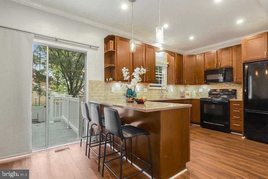 6918 Flag Harbor Dr - Photo 5 of 20